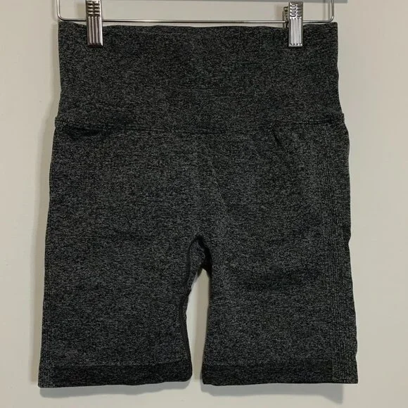 SEAMLESS HIGH STRETCH RUCHED SPORTS BRA SCRUNCH BUTT BIKER SHORTS | PLAIN GREY - Picture 5 of 7